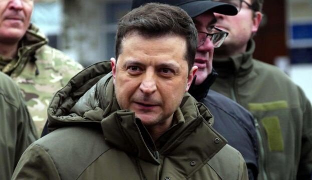 زلنسکی با کوکائین جنگ اوکراین و روسیه را فرماندهی می‌کند؟(عکس)